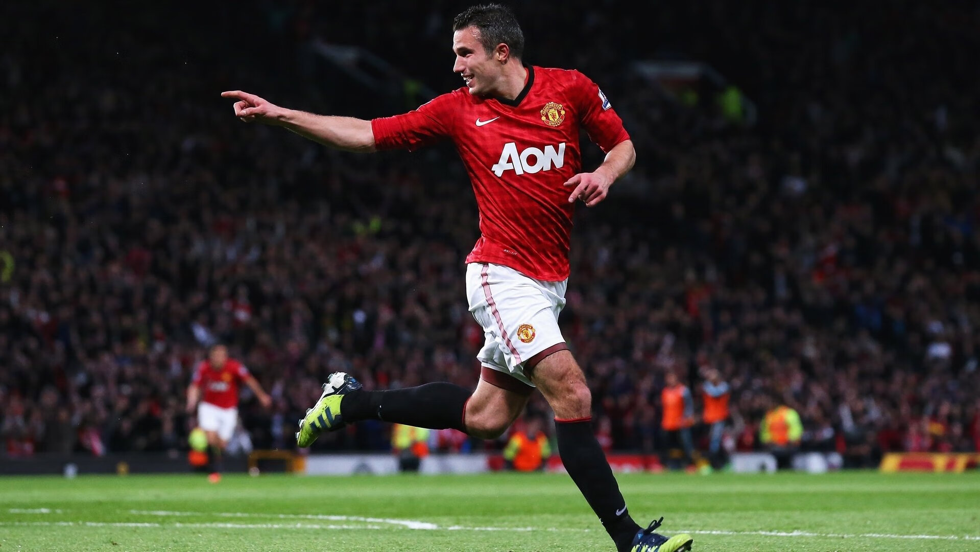 国足主场迁至成都气氛火爆,国足拍成