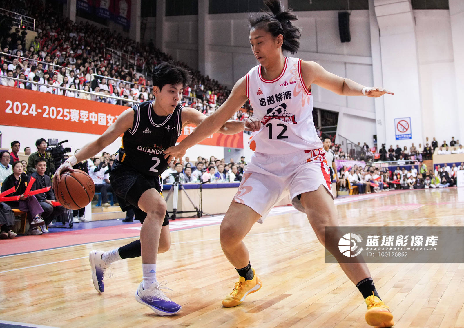 女性篮球员在中国体育中的崛起 女性篮球员在中国体育中的崛起